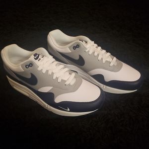 Nike Air Max 1 LV8